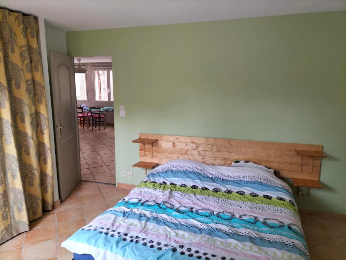 Appartement Au Centre Ville Avec Un Beau Jardin Prive Lannion Exteriér fotografie