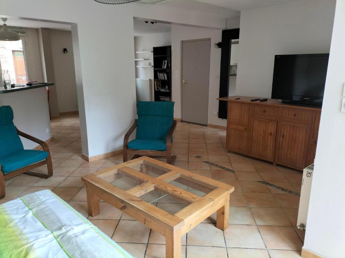 Appartement Au Centre Ville Avec Un Beau Jardin Prive Lannion Exteriér fotografie